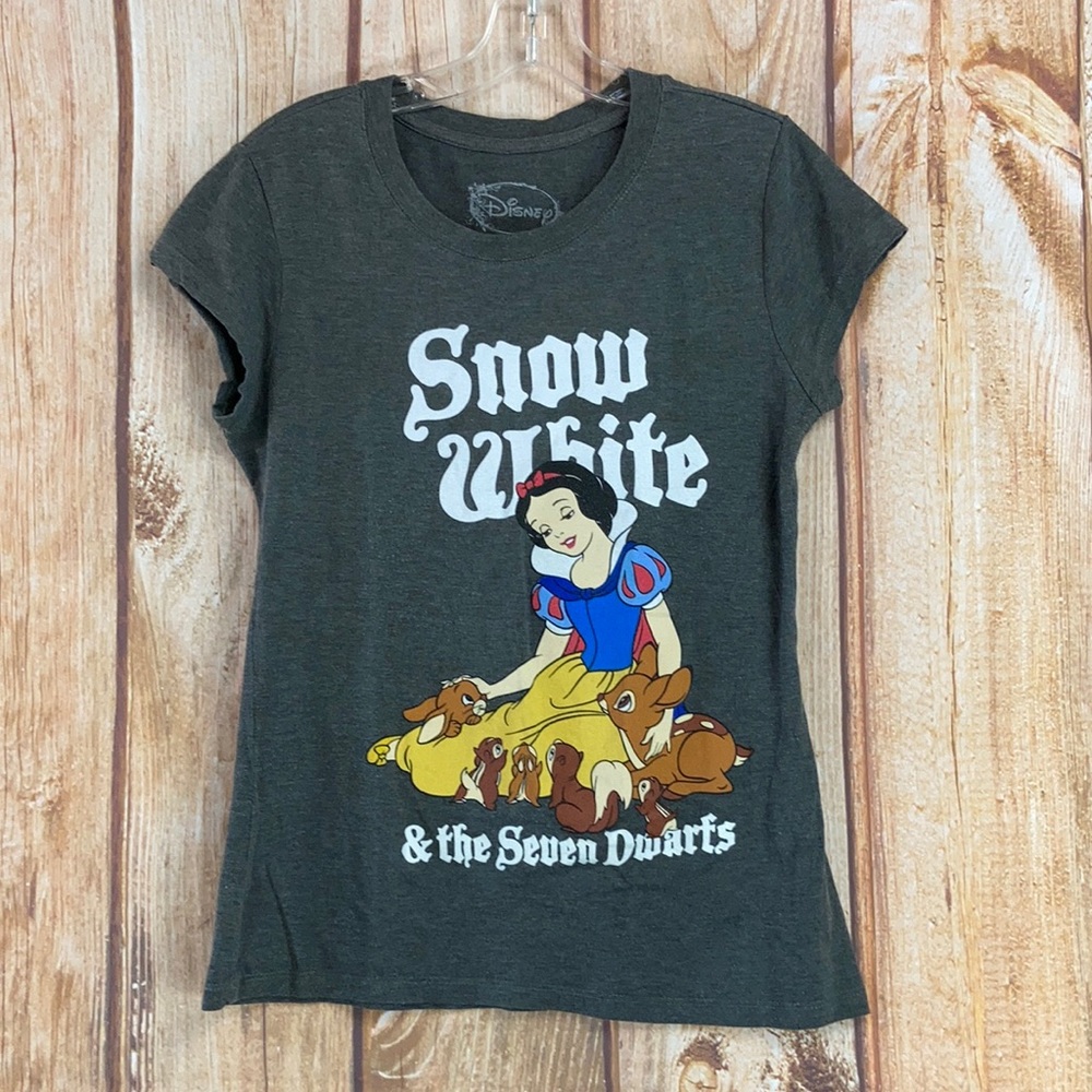➡️Snow White and the Seven Dwarfs Tee Size Large